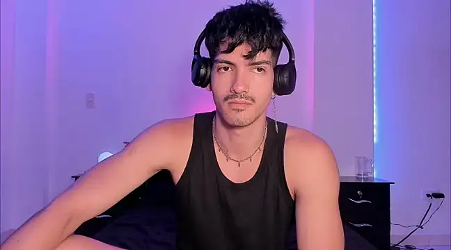 Snapshot of magnusifrit chatting on December 9, 10:48 pm magnusifrit online show from December 9, 10:48 pm