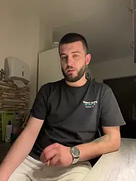 ElChapoGuzman95 online show from February 24, 4:47 pm