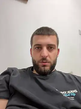 ElChapoGuzman95 online show from March 2, 6:13 pm