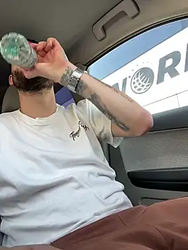 ElChapoGuzman95 online show from February 17, 7:36 am