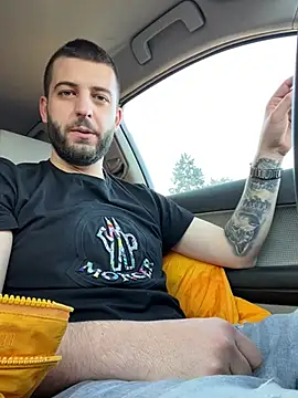 ElChapoGuzman95 online show from February 22, 7:01 am