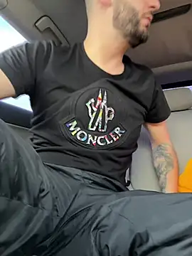 ElChapoGuzman95 online show from January 4, 8:17 am