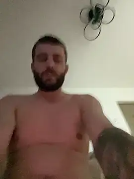 ElChapoGuzman95 online show from March 1, 6:54 pm