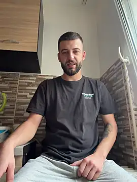 ElChapoGuzman95 online show from December 4, 6:31 am