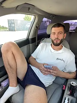 ElChapoGuzman95 online show from October 11, 7:34 am