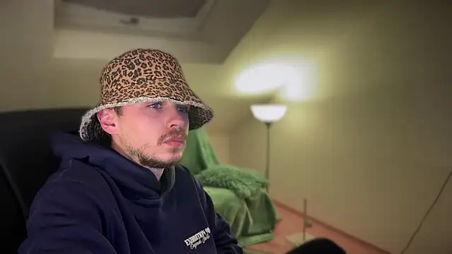 naked psy online show from March 15, 10:44 pm