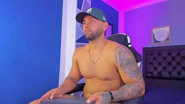 alex oficial online show from November 25, 7:10 am