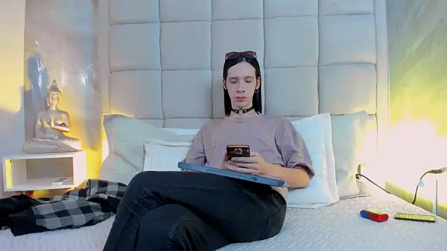 Hecatee 77 online show from November 11, 8:03 pm