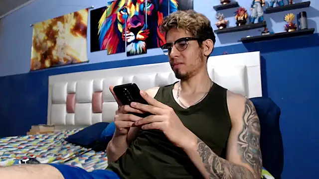 Snapshot of spartan_guy chatting on January 17, 5:00 am spartan guy online show from January 17, 5:00 am