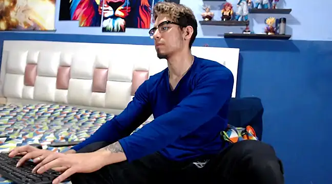 Snapshot of spartan_guy chatting on January 6, 2:37 am spartan guy online show from January 6, 2:37 am