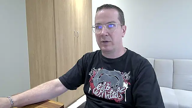 BrettJ81 online show from February 9, 2:11 pm