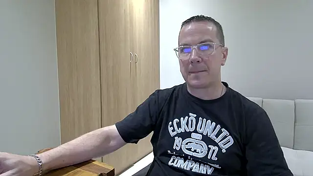 BrettJ81 online show from February 21, 6:42 pm