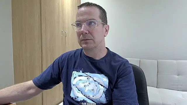 BrettJ81 online show from April 13, 10:27 am