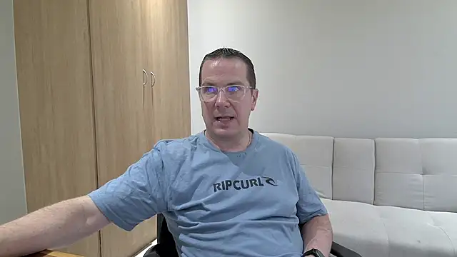 BrettJ81 online show from January 9, 2:11 pm